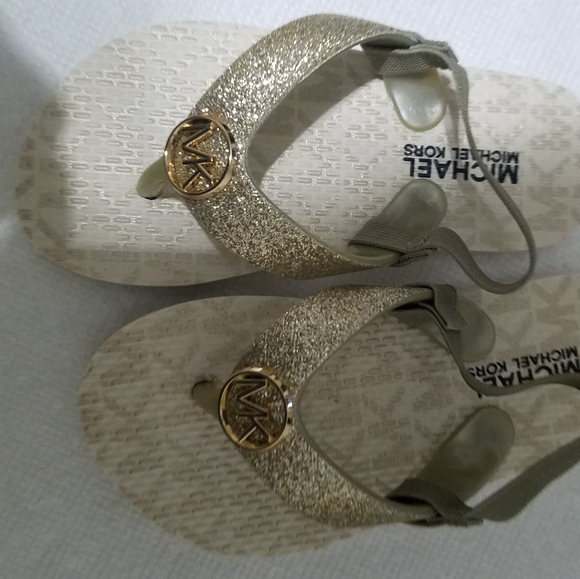 Michael Kors Sandals - Picture 5 of 6